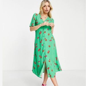BNWOT Nobody’s Child button maxi tea dress in green strawberry print 6